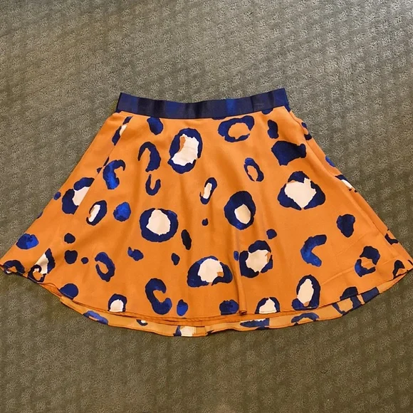 Silky, flirty skirt - Picture 7 of 8